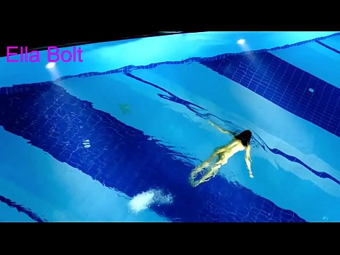 ❤️ నేను చూడటం ఆపలేను, ELLA BOLT రిసార్ట్ పూల్లో నగ్నంగా ఈత కొడుతూ దొరికిన యువ అందగత్తె ❤️ పోర్నో మా వద్ద te.dreamlandpassionjourney.ru ️❤